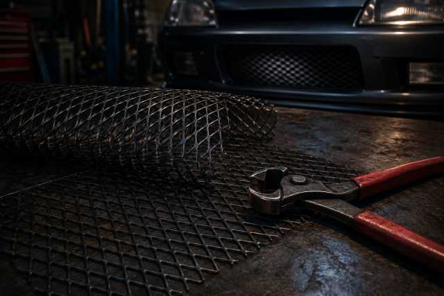 custom-mesh-grille-cutting-tools